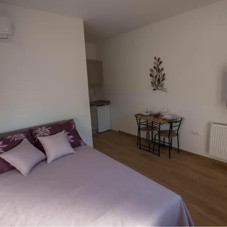 Lavanda I * Brodarica (Sibenik-Knin)