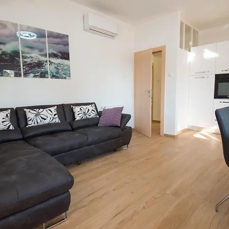 Lavanda I Brodarica (Sibenik-Knin)