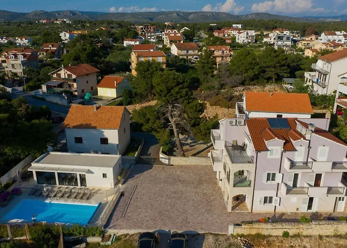 Lavanda I Brodarica (Sibenik-Knin)