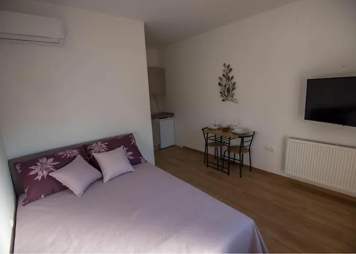 Lavanda I * Brodarica (Sibenik-Knin)