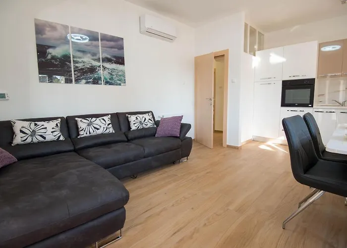 Lavanda I Brodarica (Sibenik-Knin)