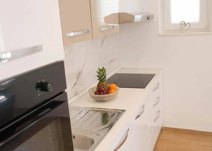 Lavanda I * Brodarica (Sibenik-Knin)