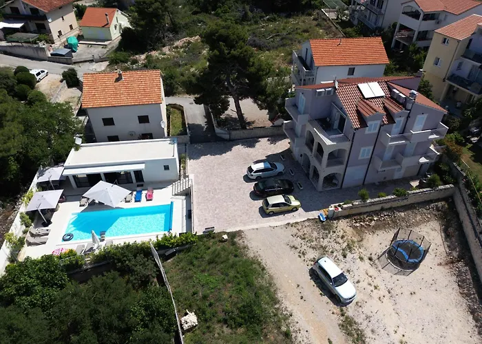 Lavanda I Brodarica (Sibenik-Knin)